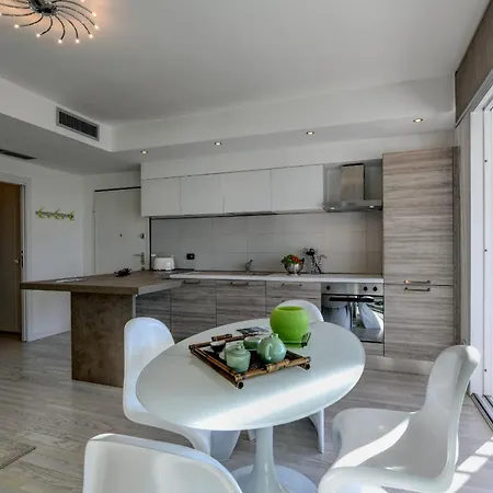 Apartment Mgh La Castellana Lake View B4 *