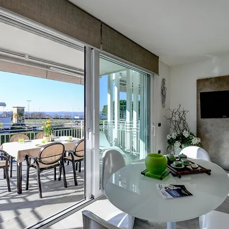 Apartment Mgh La Castellana Lake View B4 *
